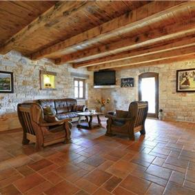 4 bedroom villa with pool near Svetvinčenat, Istria, sleeps 10
